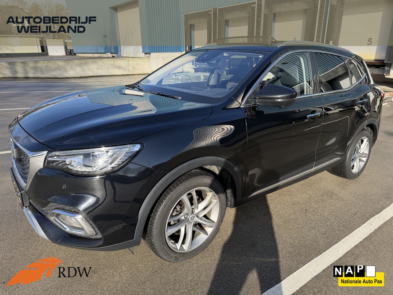 MG EHS - 1.5 TGDI Luxury 258PK Black Edition panoramadak I Leer I Stoelverwarming I elek.stoelen I - AutoWereld.nl