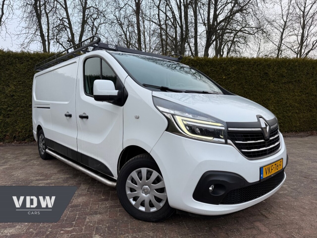 Renault Trafic - L2H1 2.0 dCi 120PK / Navi / Airco / Trekhaak - AutoWereld.nl