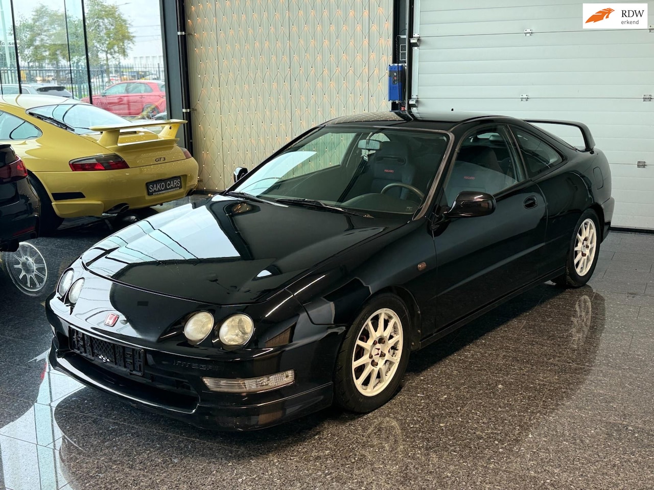 Honda Integra R - Type R V-TEC B18 2000 200PK Zwart Uniek LHD - AutoWereld.nl