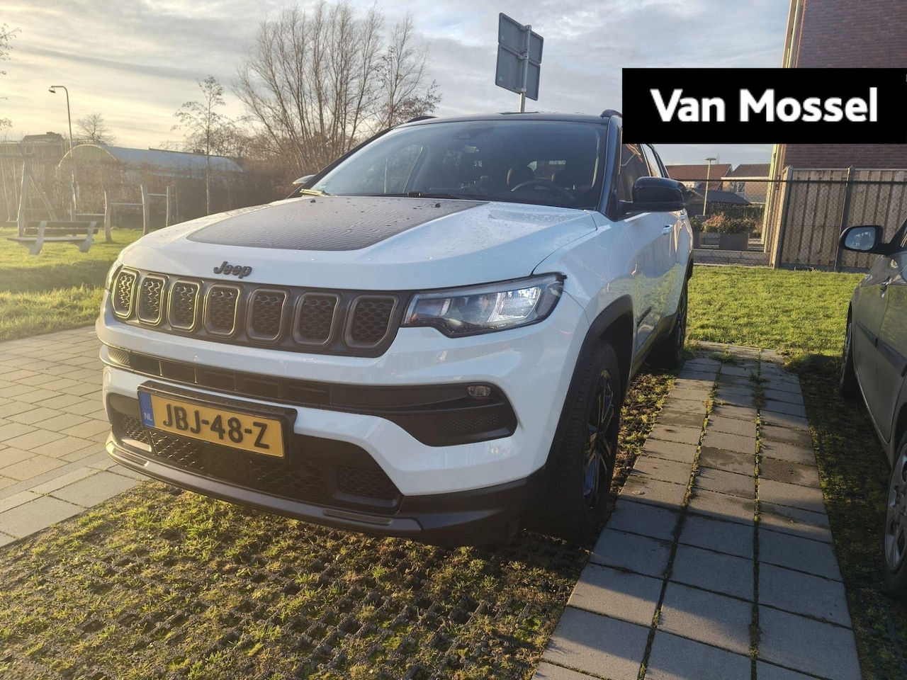Jeep Compass - 4xe 240 Plug-in Hybrid Electric 80th Anniversary | Sfeerverlichting | Keyless | Carplay | - AutoWereld.nl