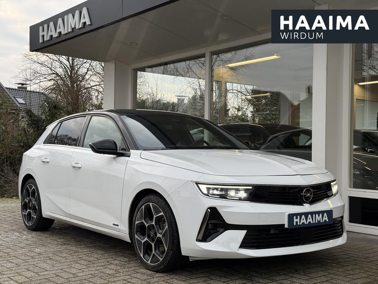 Opel Astra - 1.6 Turbo Plug In Hybrid Ultimate | Automaat | Camera | Navigatie | Carplay | Climate cont - AutoWereld.nl