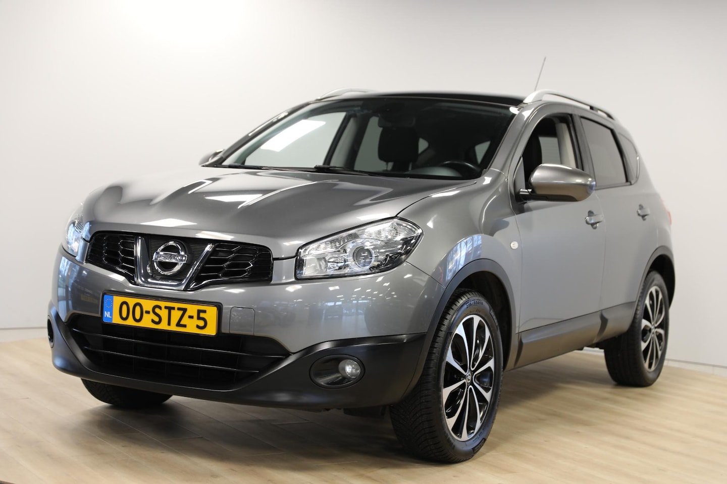Nissan Qashqai - 1.6 Connect Edition | Panoramadak | Navi | Cruise - AutoWereld.nl