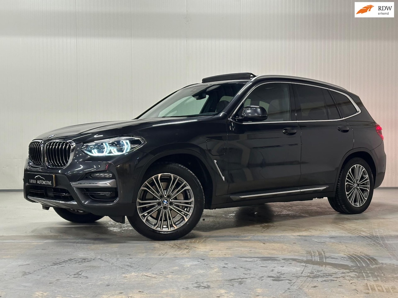 BMW X3 - XDrive30e High Executive | M-SPORT | PANO | LEDER | CAMERA | LED - AutoWereld.nl