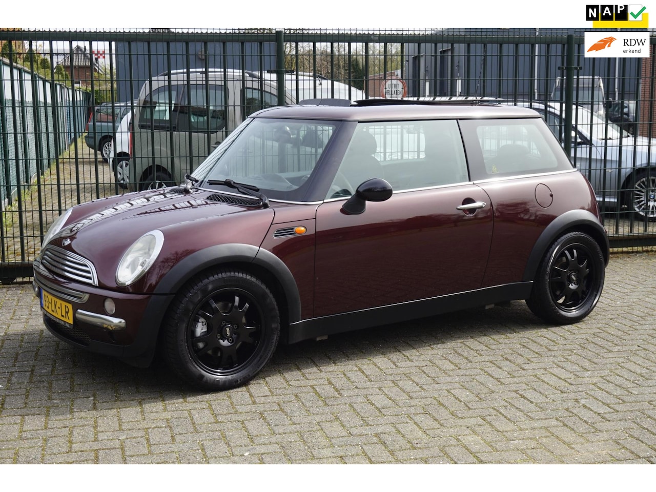 MINI Cooper - Mini 1.6 Pepper Panorama dak, apk 2-2027 - AutoWereld.nl