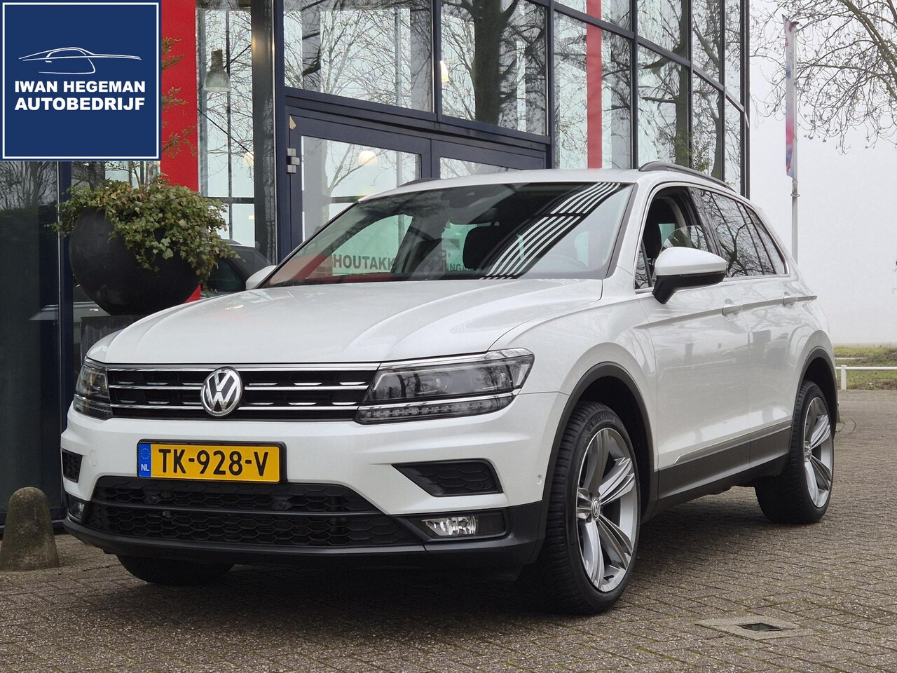 Volkswagen Tiguan - 1.4 TSI 150PK 4Motion AUTOMAAT |Trekgewicht 2000 KG | Wegkl. Trekhaak | Navigatie | 19 inc - AutoWereld.nl
