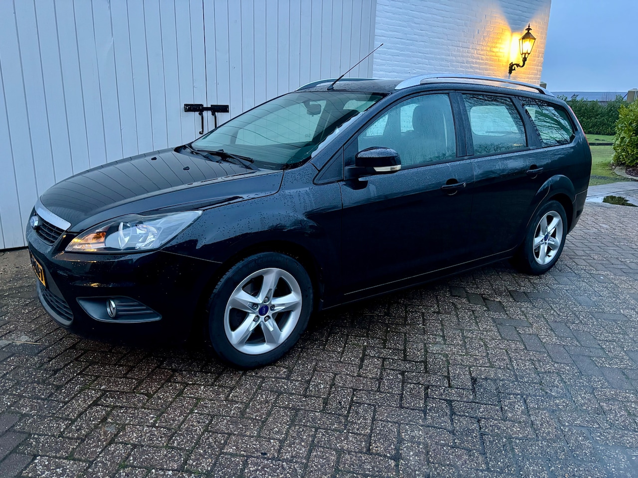 Ford Focus Wagon - 1.6 Comfort 2e Eigenaar, Voll.Hist. - AutoWereld.nl