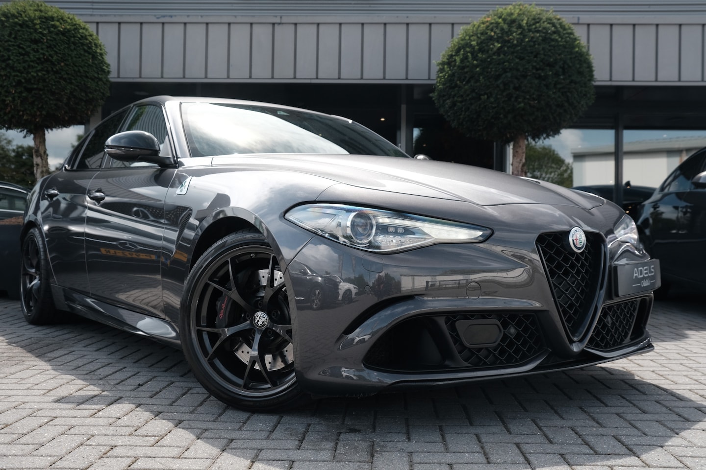 Alfa Romeo Giulia - 2.9 V6 Quadrifoglio Facelift MY2021 Dealer Onderhouden Grigio Vesuvio - AutoWereld.nl