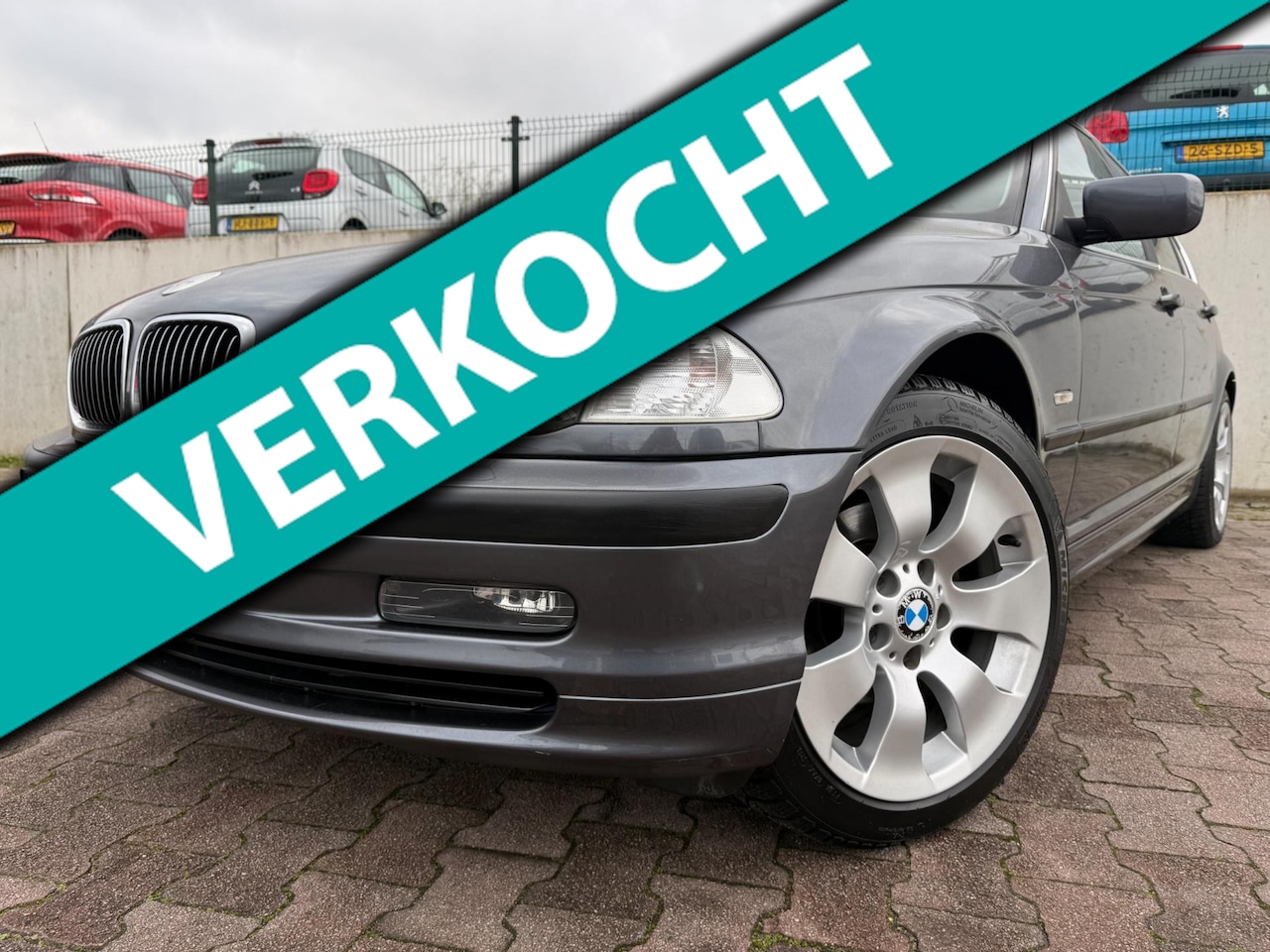 BMW 3-serie - 320i Executive/LEDER/6 CILINDER/DEALER ONDERHOUDEN/ZEER NETTE AUTO/CLIMA/ - AutoWereld.nl