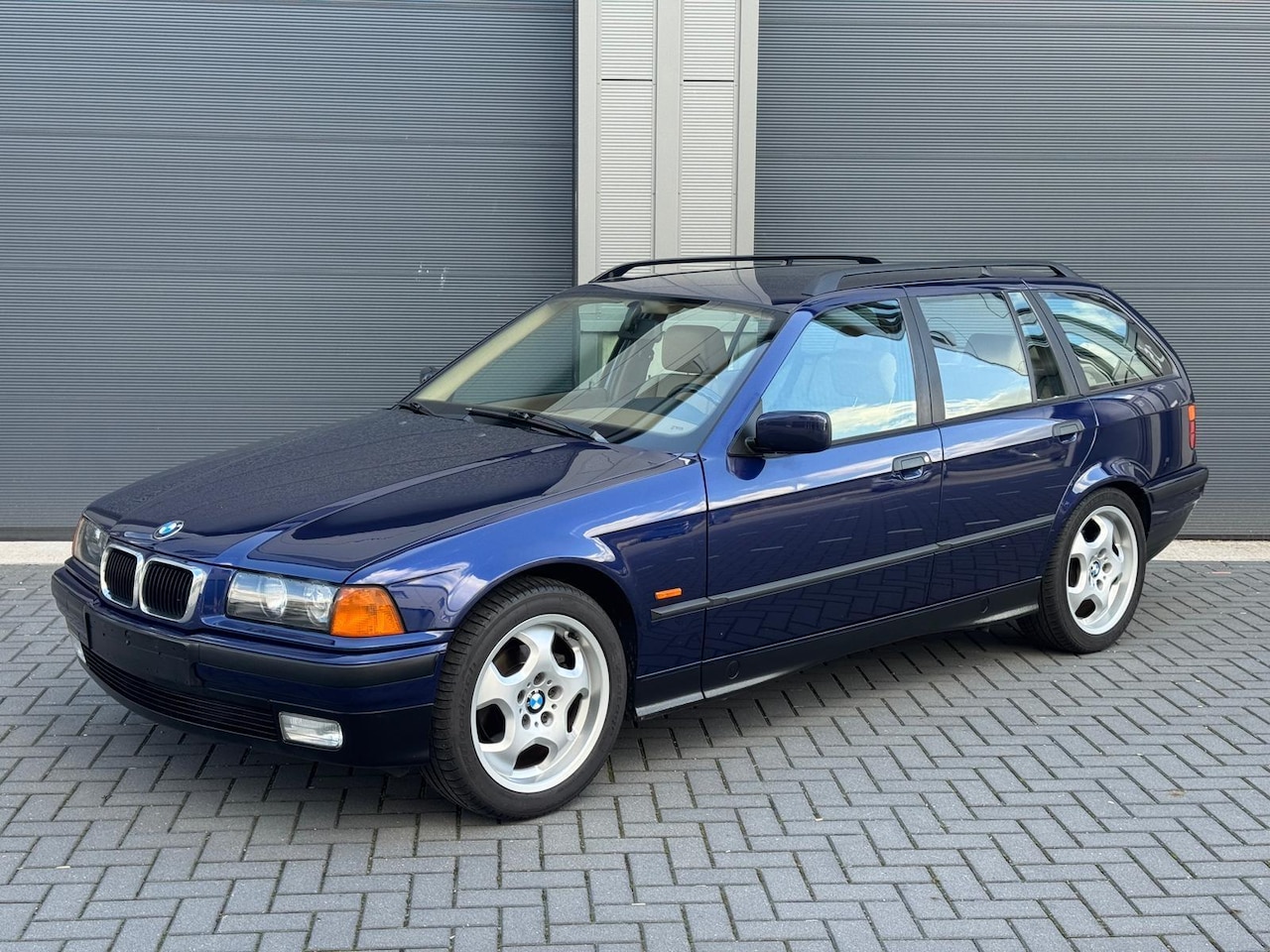 BMW 3-serie Touring - 328i Executive | Topstaat | Volle Documentatie | Sportstoelen | Stoelverwarming | Orig. M3 - AutoWereld.nl