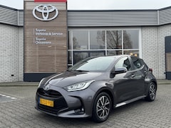 Toyota Yaris - 1.5 HYBRID FIRST EDITION NL-AUTO NAVI APPLE/ANDROID LED KEYLESS 16" LM-VELGEN