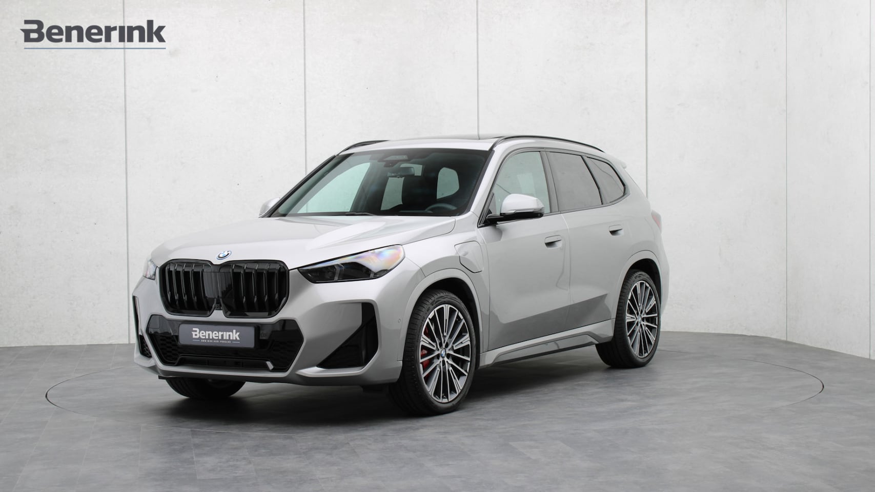 BMW X1 - xDrive30e M-Sport Pro | Massage | Harman/Kardon | Panoramadak | Head-up | Trekhaak - AutoWereld.nl