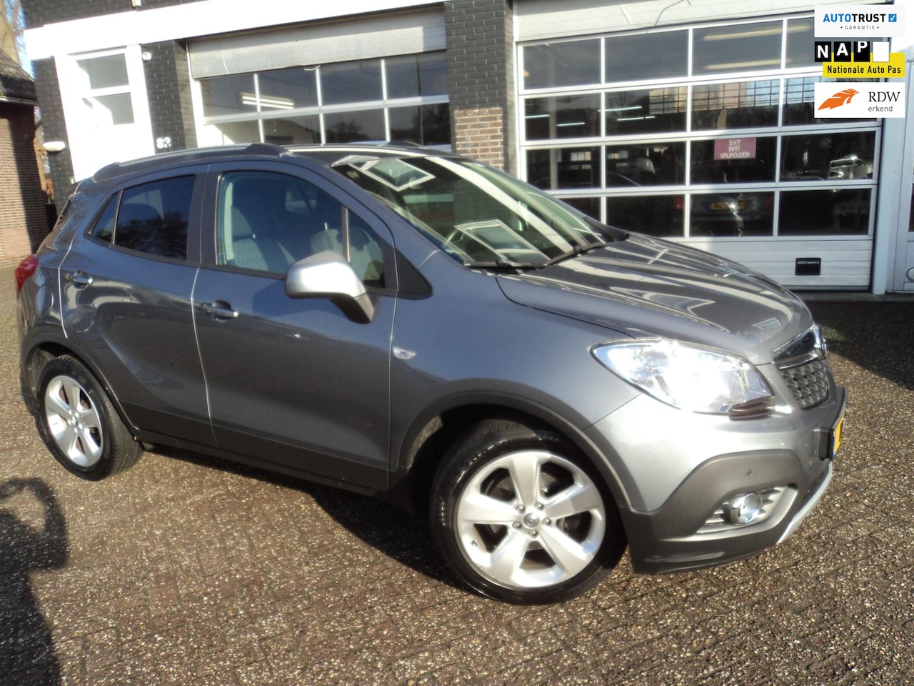 Opel Mokka - 1.6 Edition Stuur en Stoelverwarming Trekhaak - AutoWereld.nl