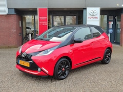 Toyota Aygo X - X-CITE BI-TONE PRIVACY GLASS NAVI 15'' LM-VELGEN CAMERA AIRCO BLUETOOTH NL-AUTO 1E-EIG