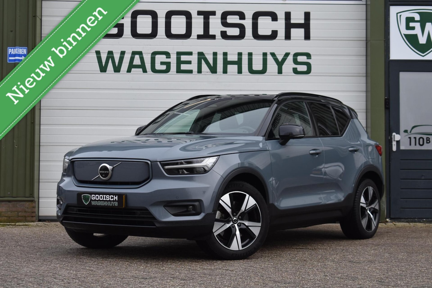 Volvo XC40 - Recharge P8 AWD R-Design | Schuifdak | Harman Kardon | - AutoWereld.nl