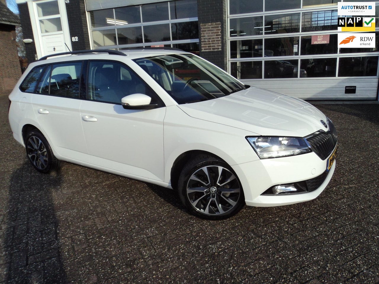 Skoda Fabia Combi - 1.0 TSI Business Edition Apple Carplay Adapt.Cruise Trekhaak - AutoWereld.nl