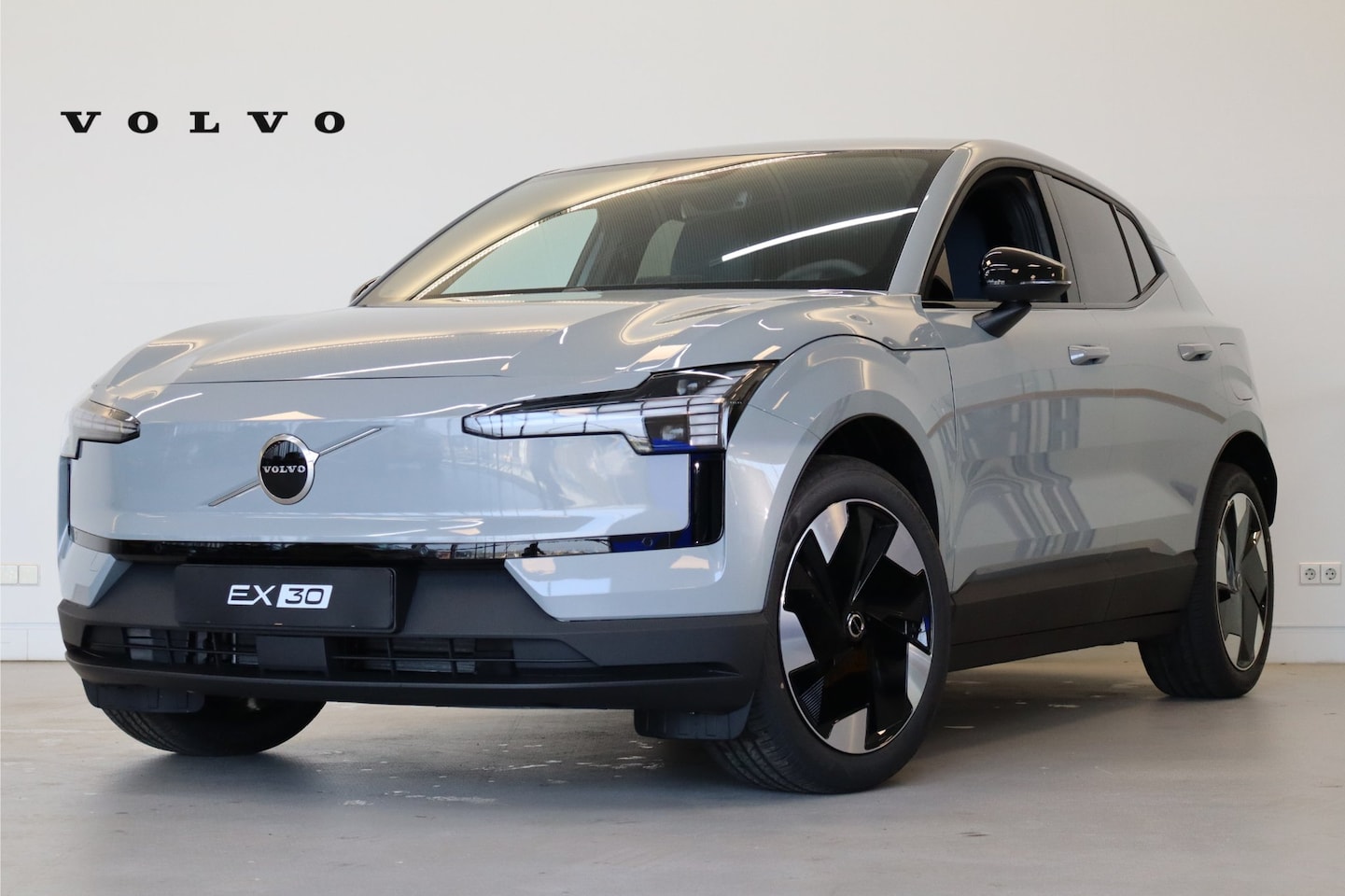 Volvo EX30 - Extended Range 272PK Europa Plus 69kWh | Privacy glas | Pano-dak | Power seats | Climate P - AutoWereld.nl