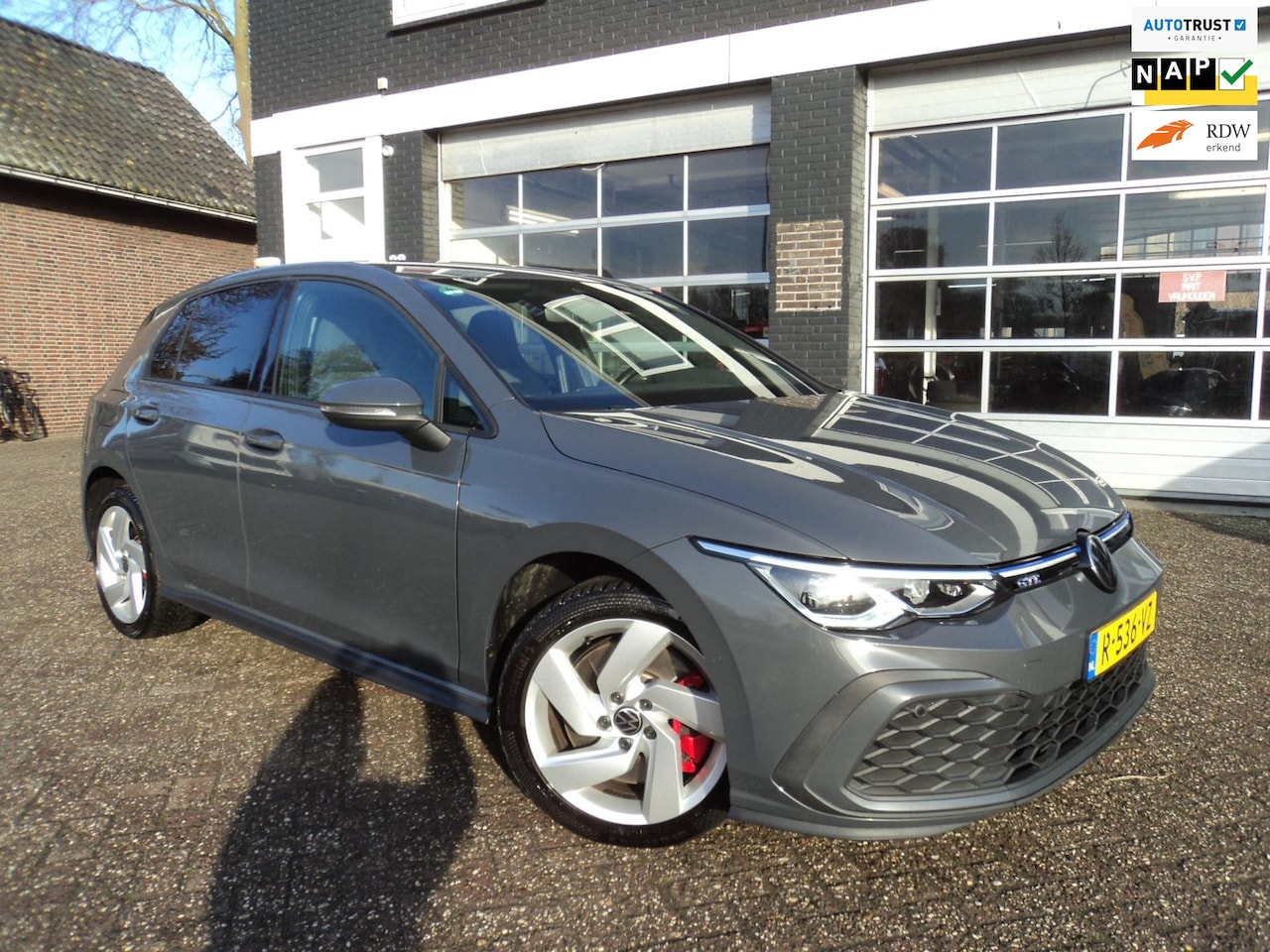 Volkswagen Golf - 1.4 eHybrid GTE Stuur/Stoelverwarming Trekhaak - AutoWereld.nl