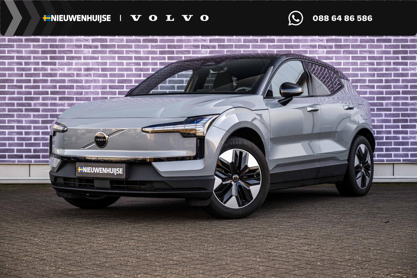 Volvo EX30 - Single Motor Plus 51 kWh | Climate Pack | Stoel en Stuurverwarming | Keyless Entry | Zwart - AutoWereld.nl