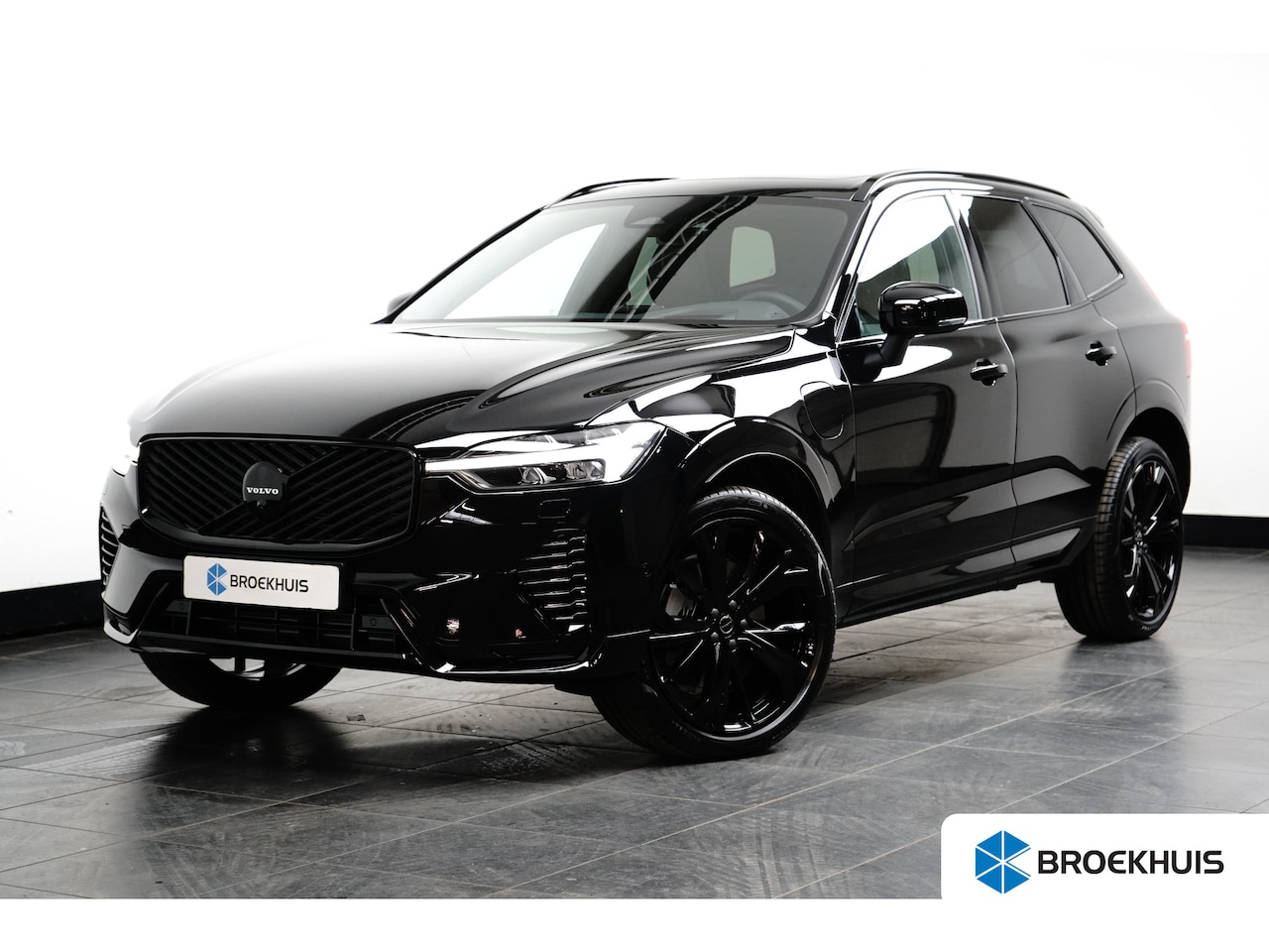 Volvo XC60 - T6 350PK AWD Plus Black Edition | Facelift | Pano-dak | Premium Pack | Lighting Pack - AutoWereld.nl