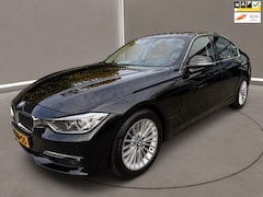 BMW 3-serie - 320i High Executive 184 Pk Automaat Airco Navi Xenon Schuifdak 125 dkm Nap 2e Eig