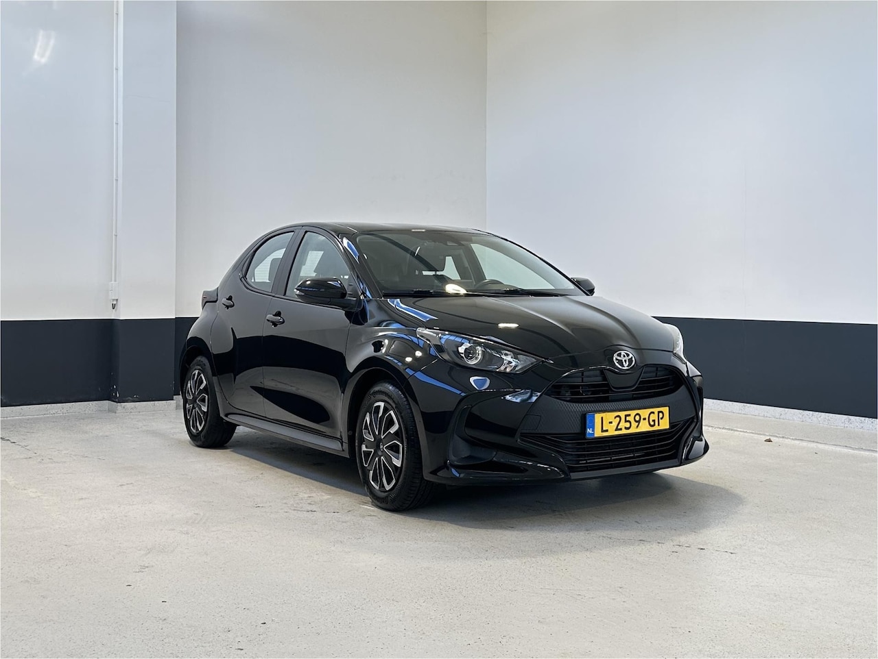 Toyota Yaris - 1.0 VVT-i Active | Apple Carplay\ Android Auto | Camera| NL | 1 Eig | - AutoWereld.nl