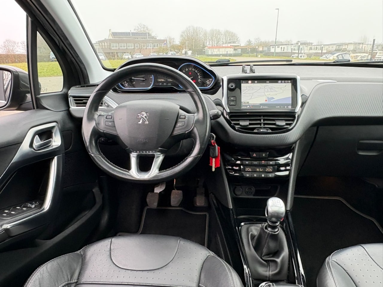 Peugeot 2008 - 1.2 PureTech GT-Line 1.2 PureTech GT-line - AutoWereld.nl