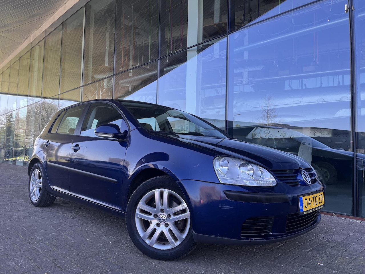 Volkswagen Golf - 1.6 FSI Turijn AIRCO-NAVI-BLUETOOTH - AutoWereld.nl