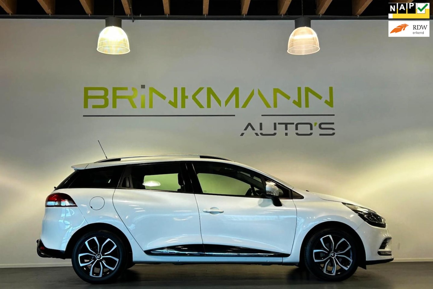 Renault Clio - 0.9 TCe Zen - Tr.Haak - Nav. - Metallic. - AutoWereld.nl