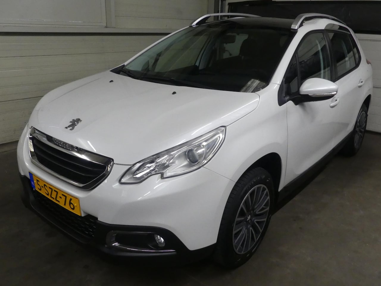 Peugeot 2008 - 1.2 VTi Active Pack Premium - Panoramadak - Navigatie - AutoWereld.nl
