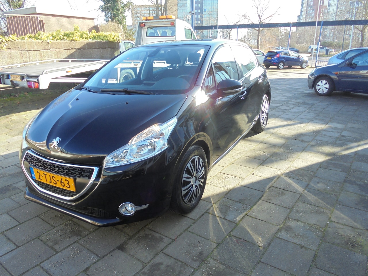 Peugeot 208 - 1.2 e-VTi Envy Semi Automaat, Parkeersensoren Achter,  Cruise Controle, Aircoditioning, Na - AutoWereld.nl