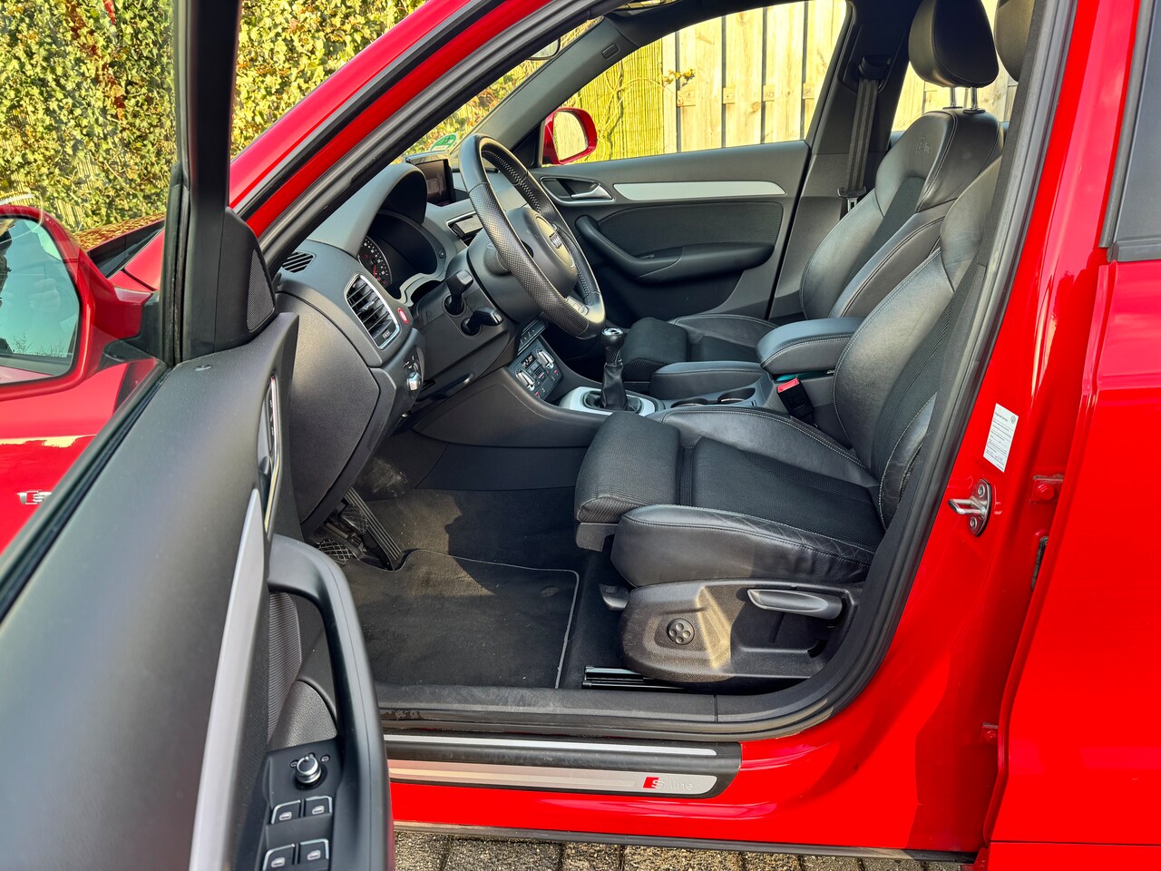 Audi Q3 - 2.0 TDI quattro S Edition LED, TREKHAAK origineel wegklapbaar