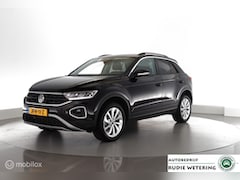 Volkswagen T-Roc - 1.5 TSI 150pk Automaat Business led|nav|cam|dab|stoelverw.|acc|lmv17