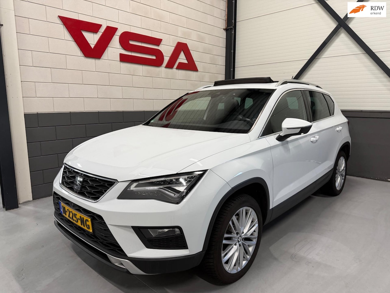 SEAT Ateca - 1.4 EcoTSI Xcellence|Trekhaak|Panorama|360 camera|Carplay|4 seizoen banden|Led|PDC|Cruise| - AutoWereld.nl