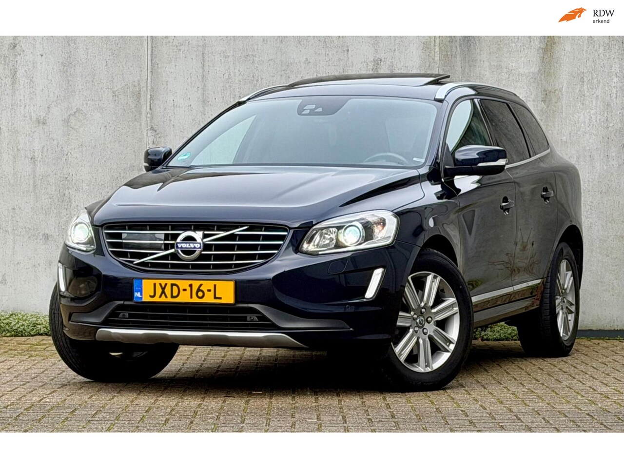 Volvo XC60 - 2.4 D5 AWD Summum 220pk Euro6 ACC BLIS XENON PANO - AutoWereld.nl