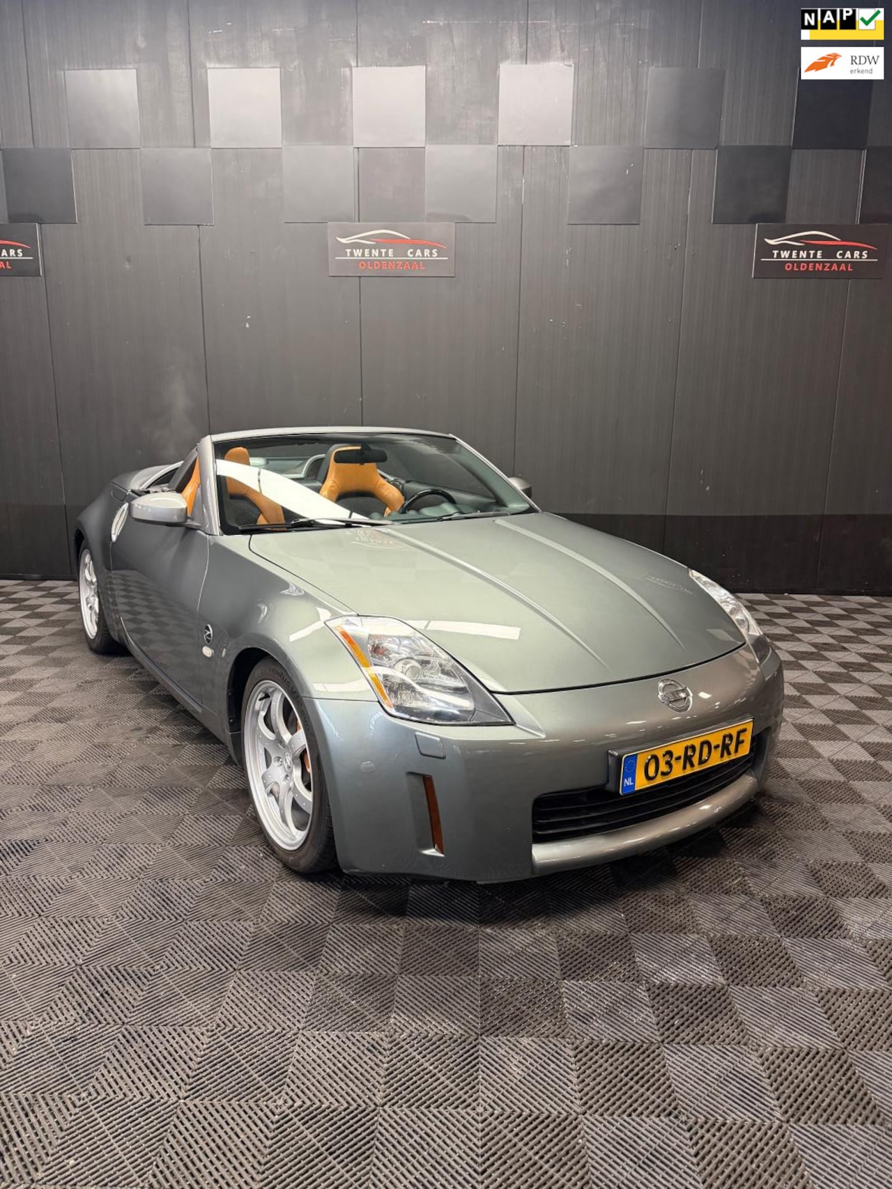 Nissan 350Z Roadster - 3.5 V6 | Navi | Xenon | PDC | Nieuwe APK | - AutoWereld.nl