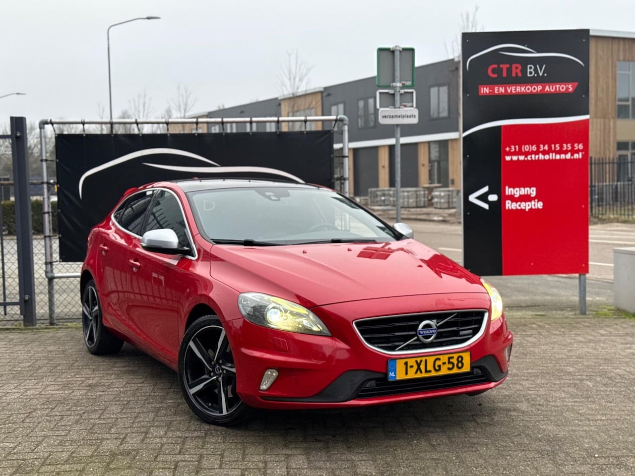 Volvo V40 - 2.0 D4 190PK R-Design (bj 2014) PANO|XENON|LEER|ELEK.SEATS|VOL,VOL! - AutoWereld.nl