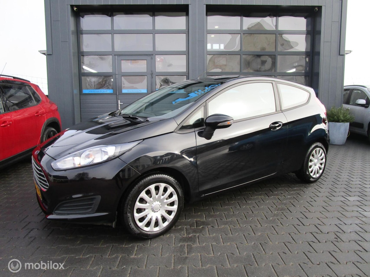 Ford Fiesta - 1.0 Style 112dkm! Airco Navigatie Trekhaak - AutoWereld.nl