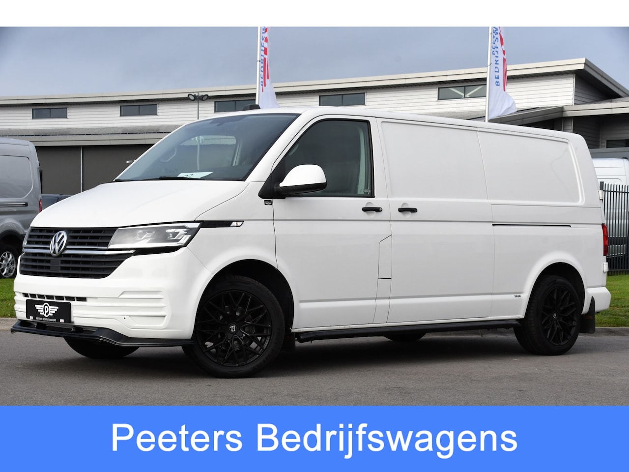 Volkswagen Transporter - 2.0 TDI L2H1 30 Bulli Edition Cruise, Carplay, 150PK, Automaat, Sensoren, LED, PDC, 2 x Sc - AutoWereld.nl