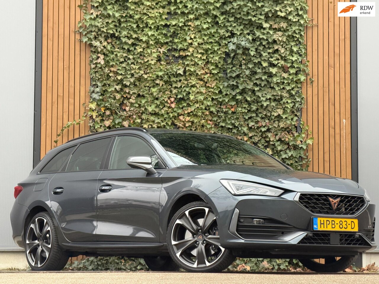 CUPRA Leon Sportstourer - 1.4 e-Hybrid 245|245PK|CAMERA|VIRTUAL - AutoWereld.nl