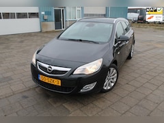 Opel Astra Sports Tourer - 1.4 Turbo Cosmo - lm. velgen - dab radio - 1/2 leder