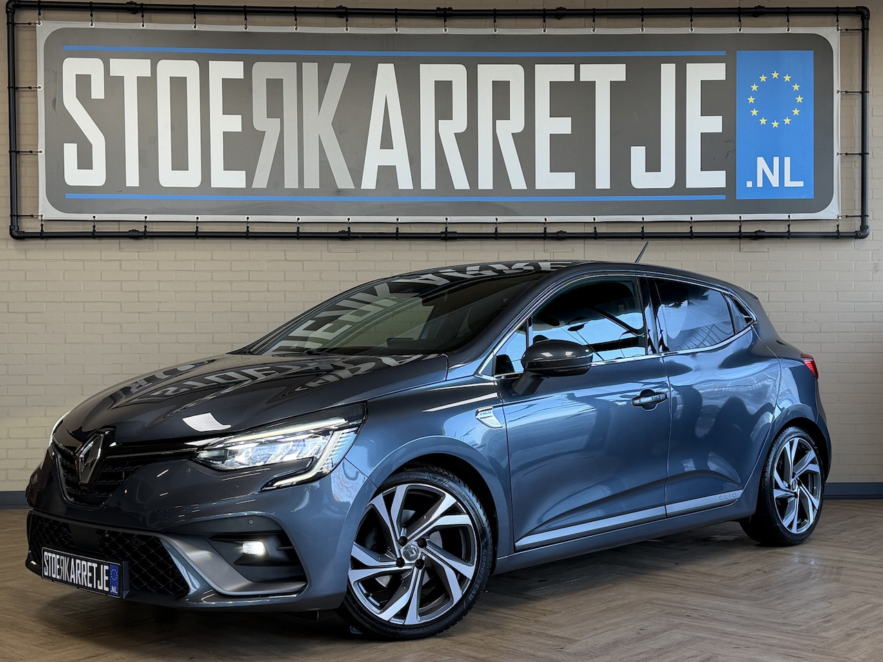 Renault Clio - 1.3 TCe 130pk R.S. Line | Groot Navi | Camera | 17" | Led | Carplay | Cruise | PDC  V+A | - AutoWereld.nl