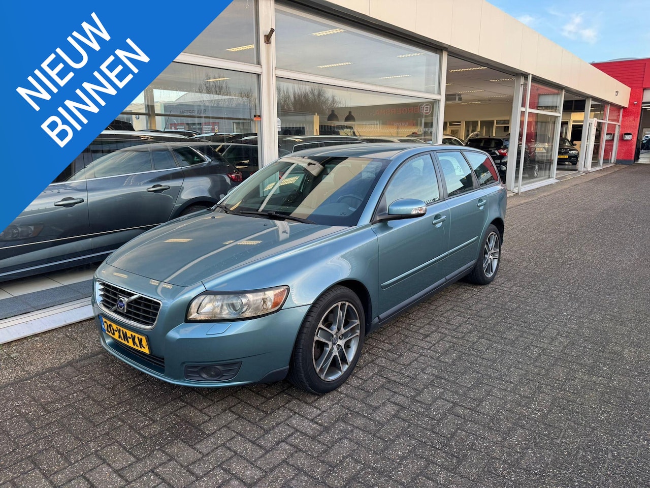 Volvo V50 - 2.4 Edition II | 2e eigenaar | Airco  | Automaat | Trekhaak | Parrot Carkit | Elektrische - AutoWereld.nl