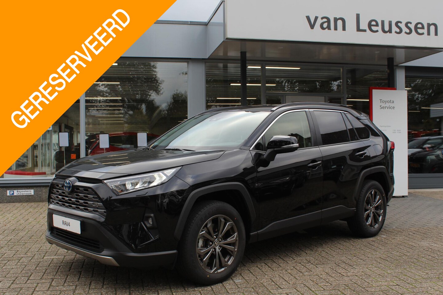 Toyota RAV4 - 2.5 HYBRID STYLE STOEL-STUUR-RUITENWISSER VERW. EL-ACHTERKLEP & EL-STOEL KEYLESS - AutoWereld.nl