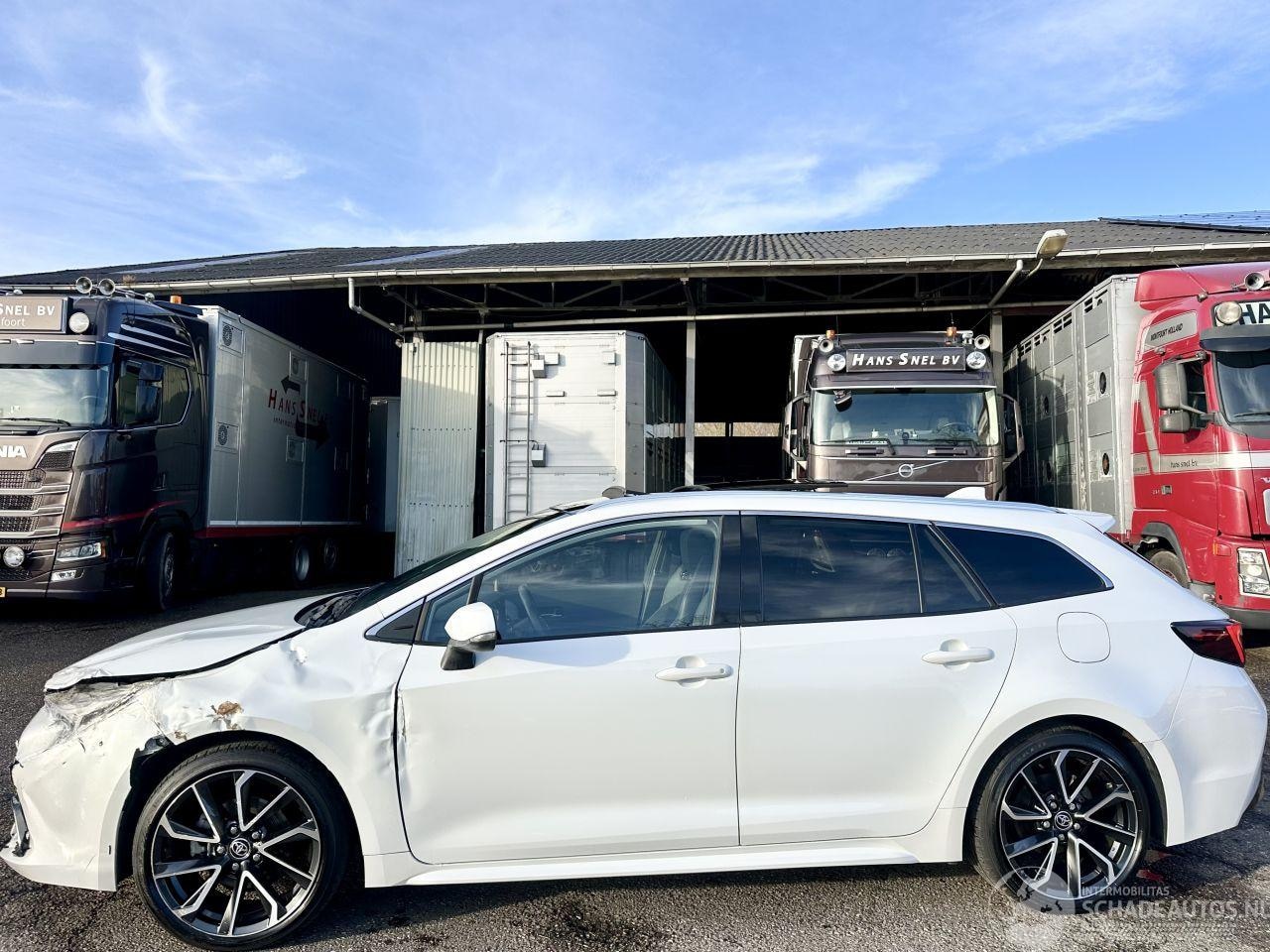 Toyota Corolla Touring Sports - 1.8 Hybrid Executive 1.8 Hybrid Executive - AutoWereld.nl