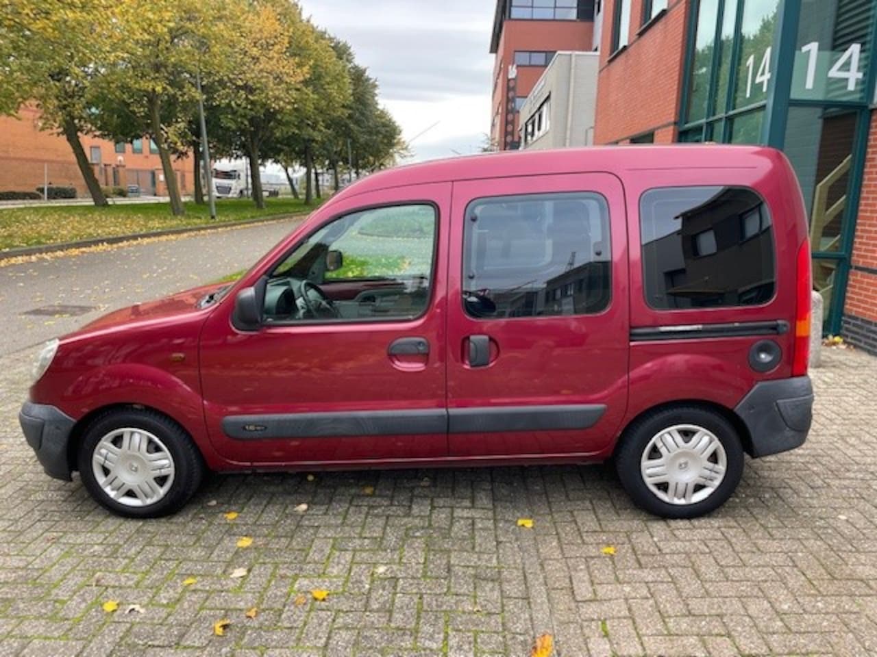 Renault Kangoo - 1.6-16V Expression | APK TM 21/06/26 KM 257350 NAP EL.RAMEN + TREKHAAK + RADIO CD SPELER ! - AutoWereld.nl