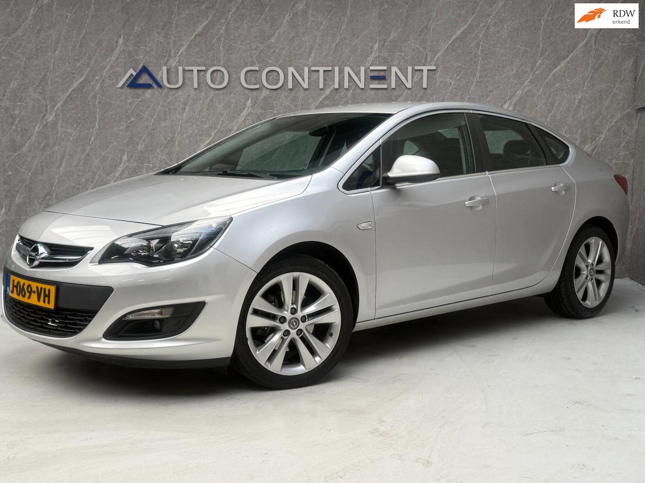 Opel Astra - 1.6 CDTi S/S Edition / Goed Onderhouden / Nette Auto - AutoWereld.nl