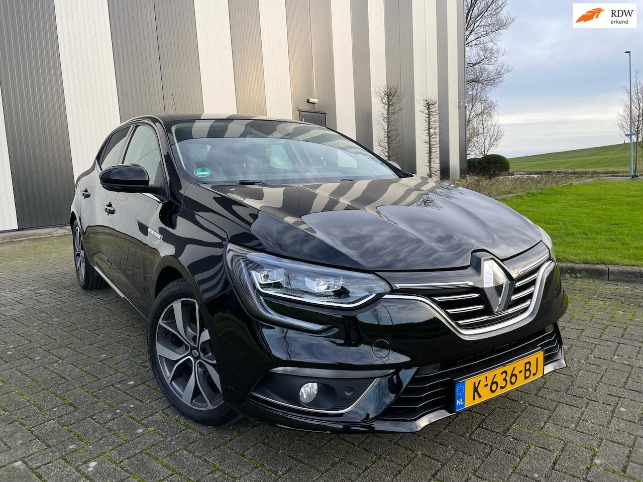 Renault Mégane - 1.5 dCi GT-Line Automaat-Bose-Xenon-Keyless-Stoelvw-Pdc-Clima-Navi - AutoWereld.nl