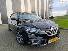 Renault Mégane - 1.5 dCi GT-Line Automaat-Bose-Xenon-Keyless-Stoelvw-Pdc-Clima-Navi