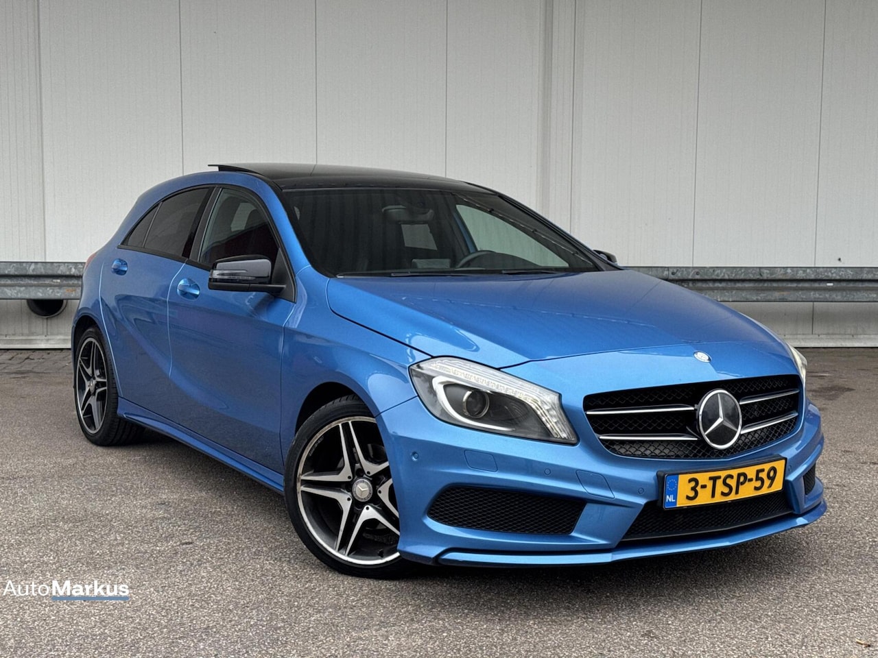 Mercedes-Benz A-klasse - 180 AMG Aut|Pano|Leder|South Sea Blue|Cruise|Climate - AutoWereld.nl