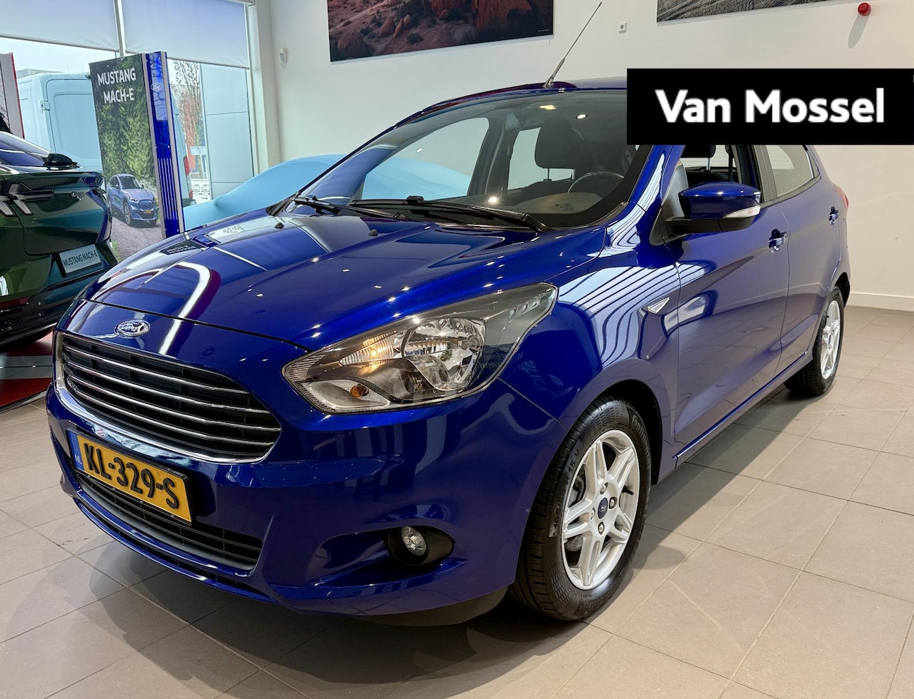 Ford Ka - 1.2 Trend Ultimate 24.000km !! | Airco | Parkeersensoren achter | Licht metalenvelgen - AutoWereld.nl